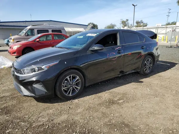 3KPF24AD8PE556393 2023 KIA FORTE - Image 1