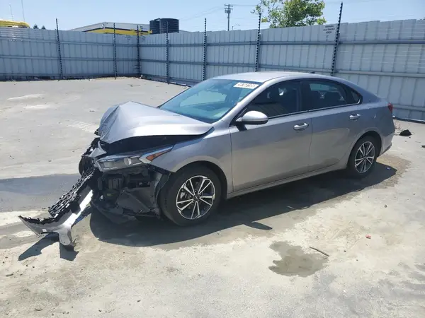 3KPF24AD8PE556653 2023 KIA FORTE - Image 1