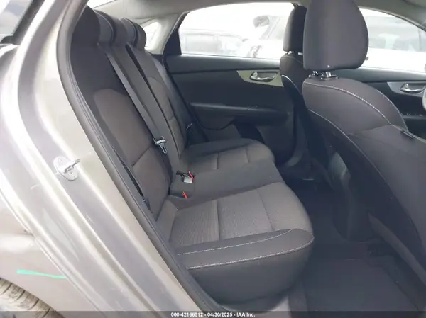 3KPF24AD8PE558631 2023 KIA FORTE - Image 8