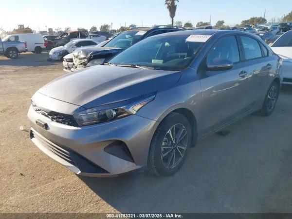 3KPF24AD8PE558760 2023 KIA FORTE - Image 2