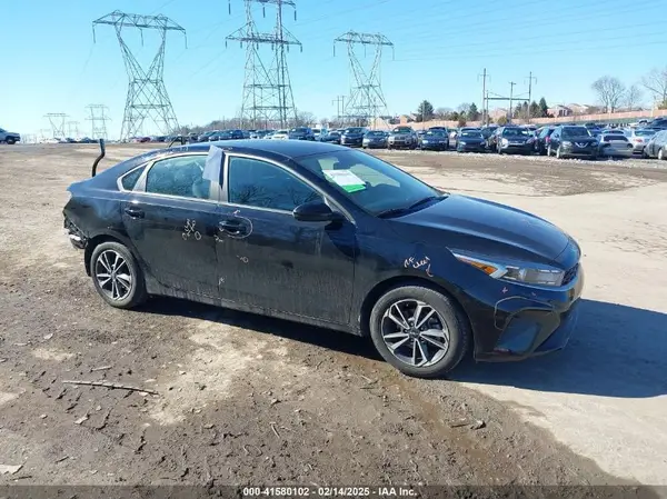 3KPF24AD8PE562310 2023 KIA FORTE - Image 1