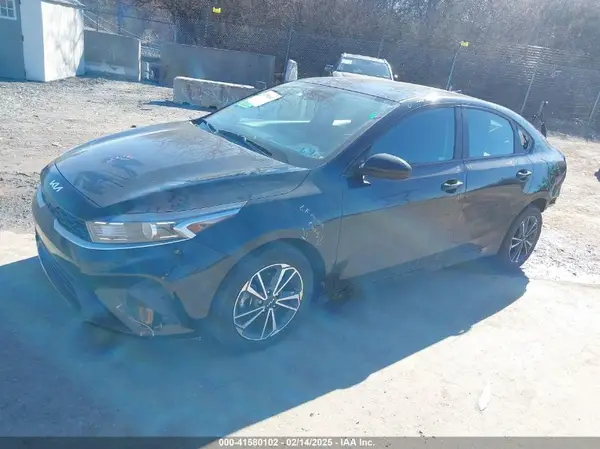 3KPF24AD8PE562310 2023 KIA FORTE - Image 2