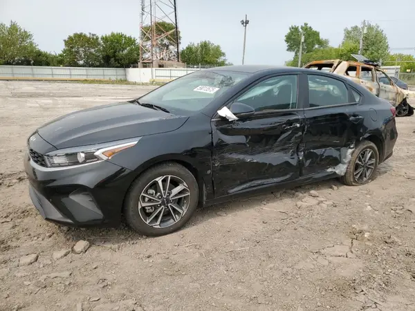3KPF24AD8PE564607 2023 KIA FORTE - Image 1