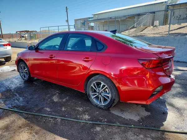 3KPF24AD8PE565370 2023 KIA FORTE - Image 2