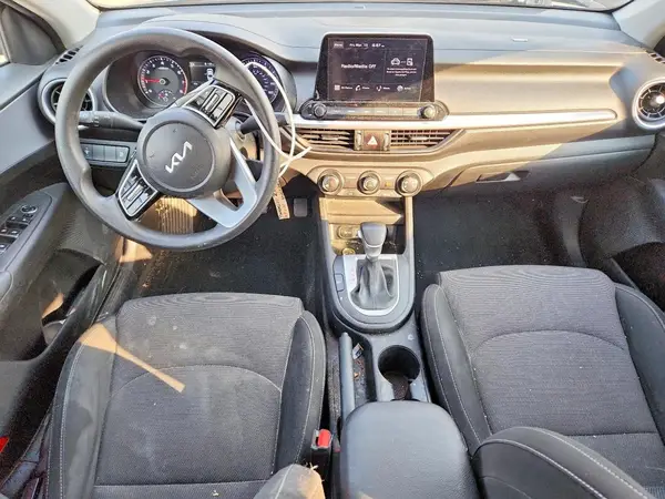 3KPF24AD8PE565546 2023 KIA FORTE - Image 8
