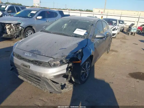 3KPF24AD8PE566700 2023 KIA FORTE - Image 2