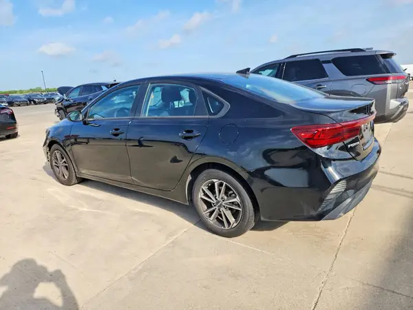 3KPF24AD8PE567054 2023 KIA FORTE - Image 2