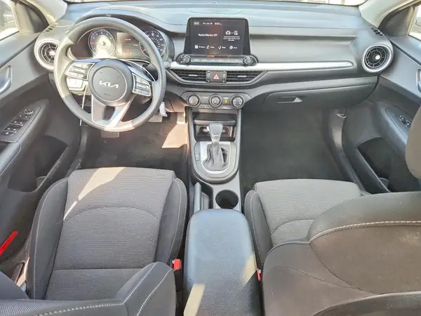 3KPF24AD8PE567054 2023 KIA FORTE - Image 8