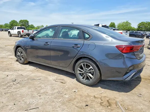 3KPF24AD8PE567751 2023 KIA FORTE - Image 2