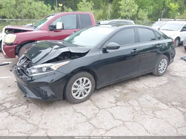 3KPF24AD8PE568950 2023 KIA FORTE - Image 2