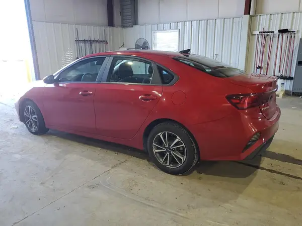 3KPF24AD8PE570245 2023 KIA FORTE - Image 2