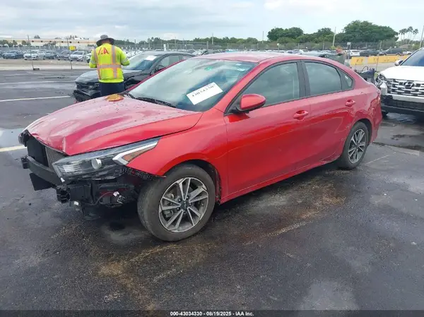 3KPF24AD8PE571203 2023 KIA FORTE - Image 2