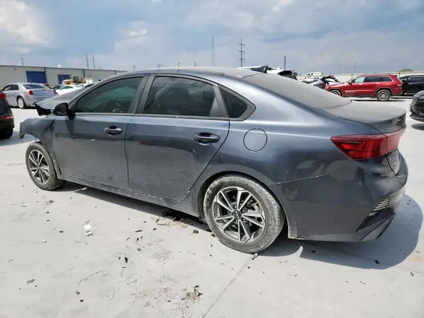 3KPF24AD8PE572271 2023 KIA FORTE - Image 2