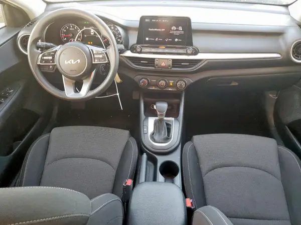 3KPF24AD8PE573484 2023 KIA FORTE - Image 8