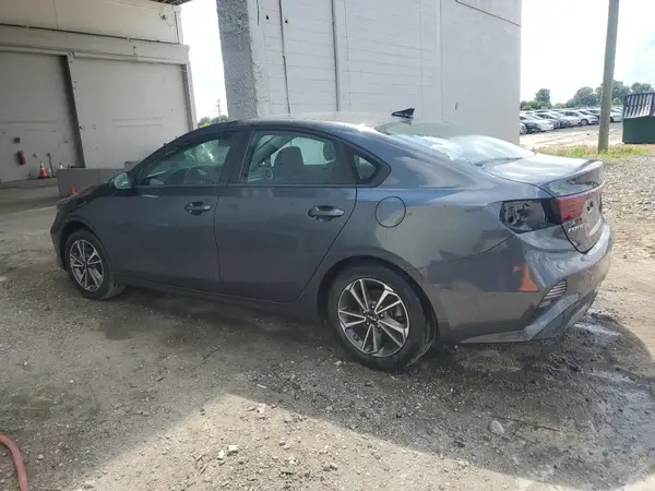 3KPF24AD8PE573940 2023 KIA FORTE - Image 2