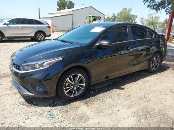 3KPF24AD8PE576711 2023 KIA FORTE - Image 2