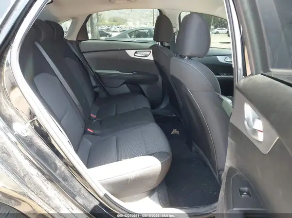 3KPF24AD8PE576711 2023 KIA FORTE - Image 8