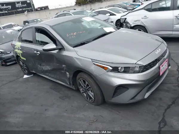3KPF24AD8PE577602 2023 KIA FORTE - Image 1