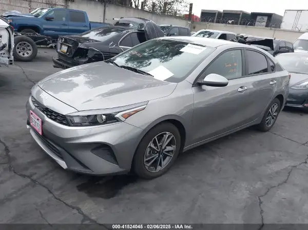 3KPF24AD8PE577602 2023 KIA FORTE - Image 2