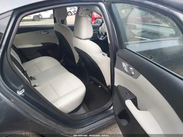 3KPF24AD8PE579964 2023 KIA FORTE - Image 8