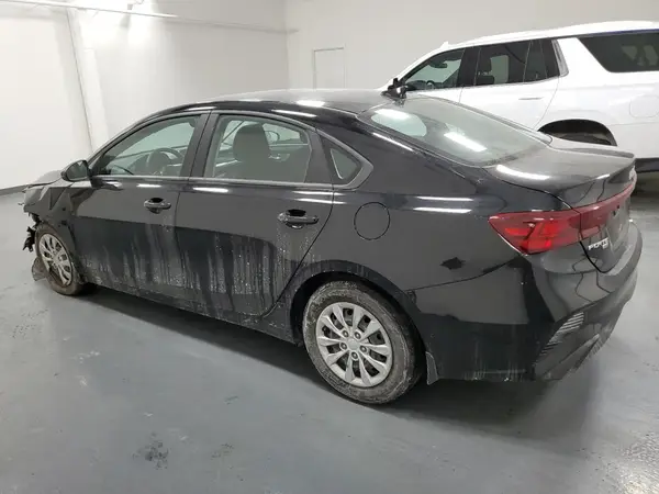 3KPF24AD8PE580872 2023 KIA FORTE - Image 2