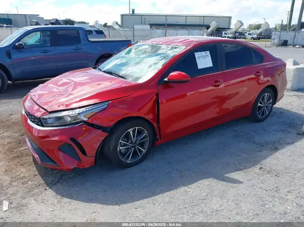 3KPF24AD8PE581469 2023 KIA FORTE - Image 2