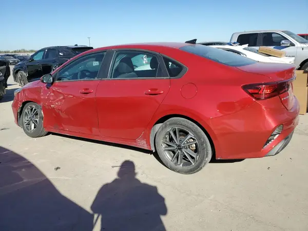 3KPF24AD8PE581701 2023 KIA FORTE - Image 2