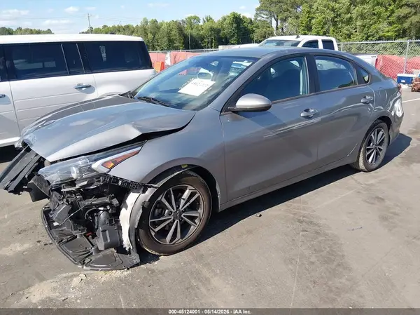 3KPF24AD8PE582069 2023 KIA FORTE - Image 2