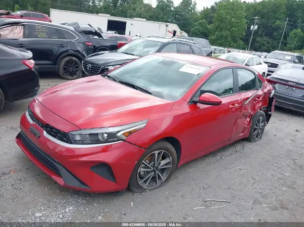 3KPF24AD8PE582105 2023 KIA FORTE - Image 2