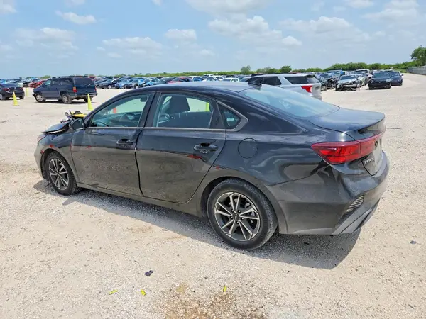 3KPF24AD8PE582346 2023 KIA FORTE - Image 2