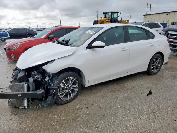 3KPF24AD8PE583299 2023 KIA FORTE - Image 1