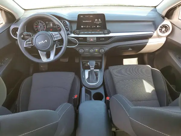 3KPF24AD8PE586039 2023 KIA FORTE - Image 8