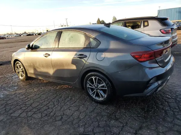 3KPF24AD8PE586087 2023 KIA FORTE - Image 2