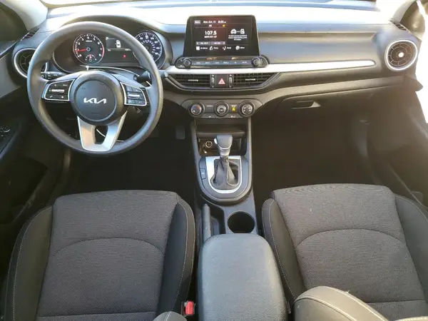 3KPF24AD8PE586087 2023 KIA FORTE - Image 8