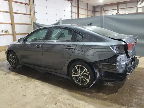 3KPF24AD8PE586381 2023 KIA FORTE - Image 2