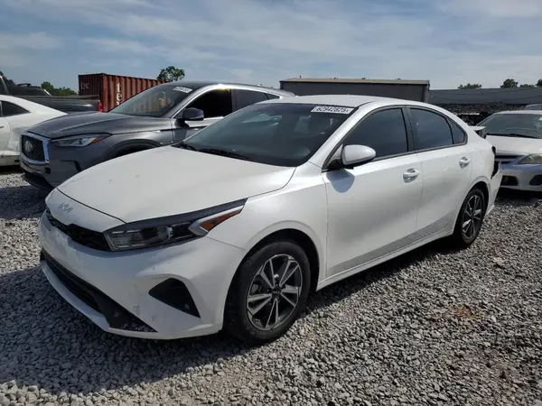 3KPF24AD8PE588356 2023 KIA FORTE - Image 1