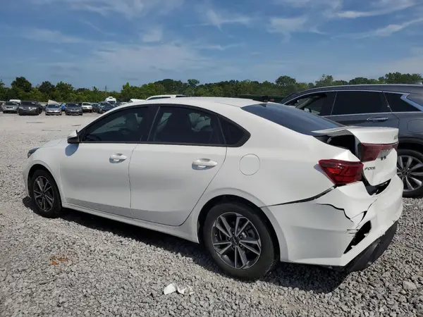 3KPF24AD8PE588356 2023 KIA FORTE - Image 2