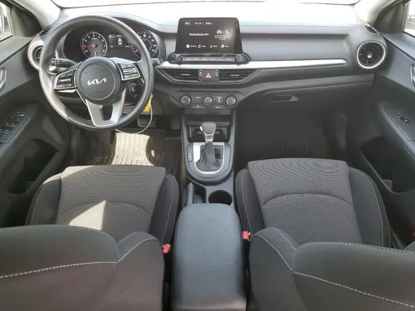 3KPF24AD8PE588356 2023 KIA FORTE - Image 8