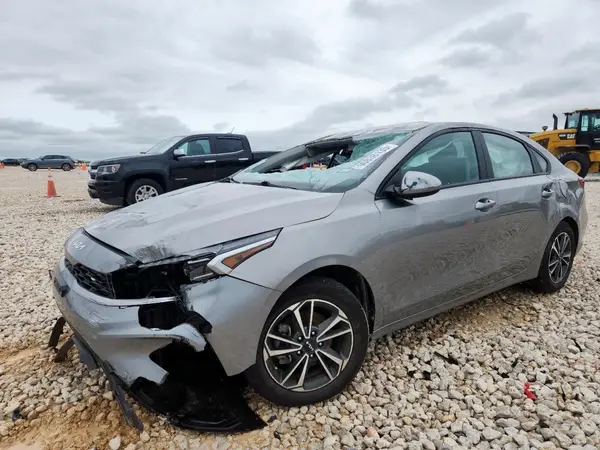 3KPF24AD8PE588597 2023 KIA FORTE - Image 1