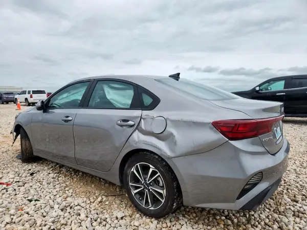 3KPF24AD8PE588597 2023 KIA FORTE - Image 2