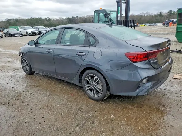 3KPF24AD8PE588907 2023 KIA FORTE - Image 2