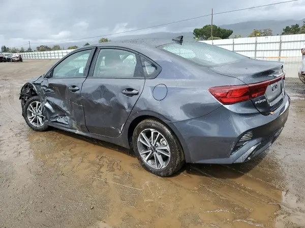 3KPF24AD8PE590382 2023 KIA FORTE - Image 2