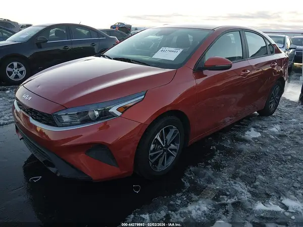 3KPF24AD8PE592133 2023 KIA FORTE - Image 2