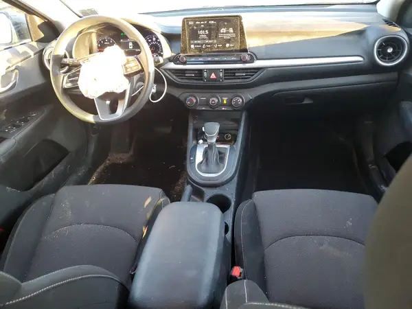 3KPF24AD8PE592911 2023 KIA FORTE - Image 8