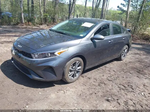 3KPF24AD8PE593816 2023 KIA FORTE - Image 2