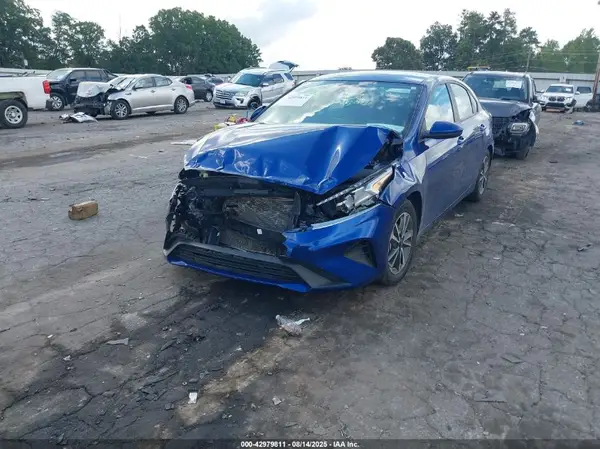 3KPF24AD8PE596327 2023 KIA FORTE - Image 2