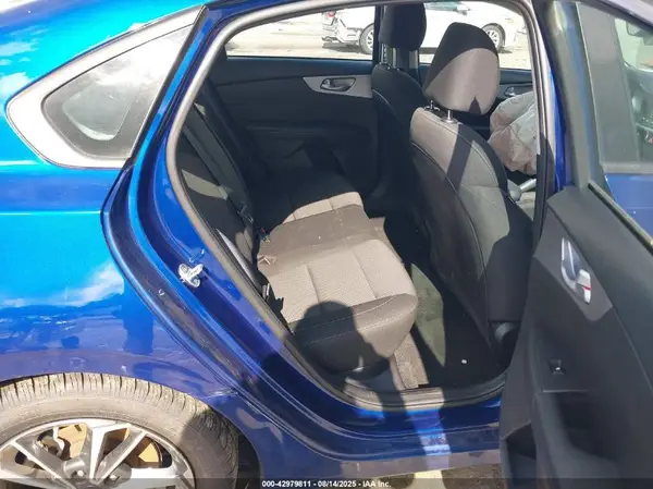 3KPF24AD8PE596327 2023 KIA FORTE - Image 8