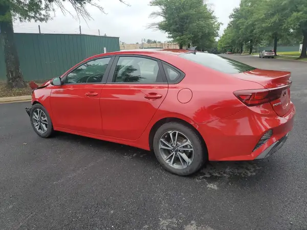 3KPF24AD8PE597302 2023 KIA FORTE - Image 2