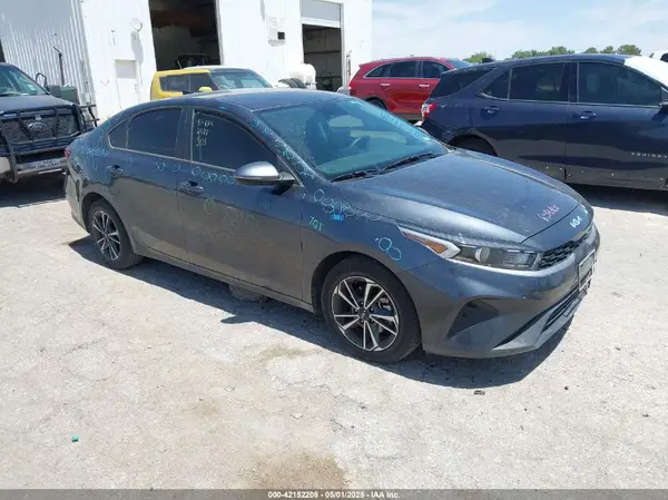 3KPF24AD8PE597588 2023 KIA FORTE - Image 1