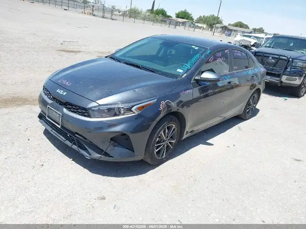 3KPF24AD8PE597588 2023 KIA FORTE - Image 2